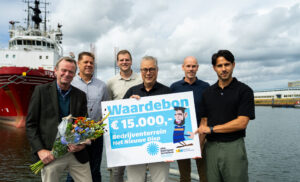 Waardecheque uitreiking Nieuwediep
